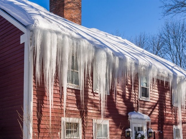 5 Signs Your Roof Has an Ice Dam